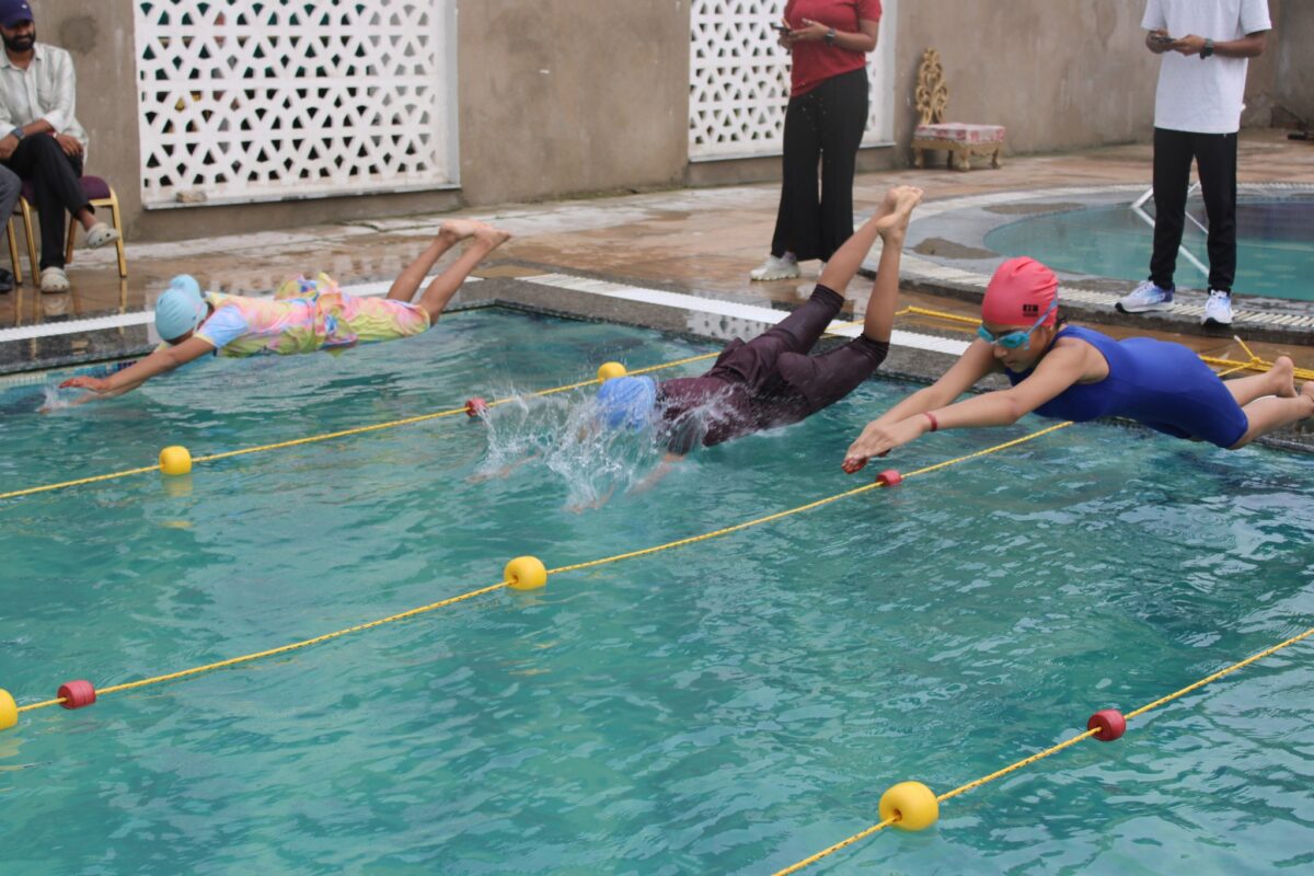 Inter-House Swimming Competition'4