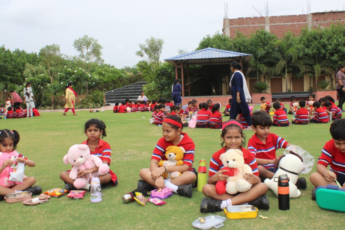 Teddy Bear Picnic on Monday''2