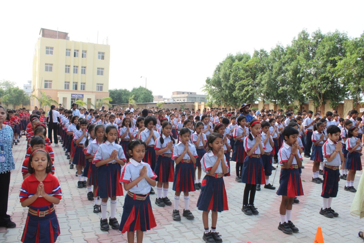 assembly was conducted by Class VIII-A at''1