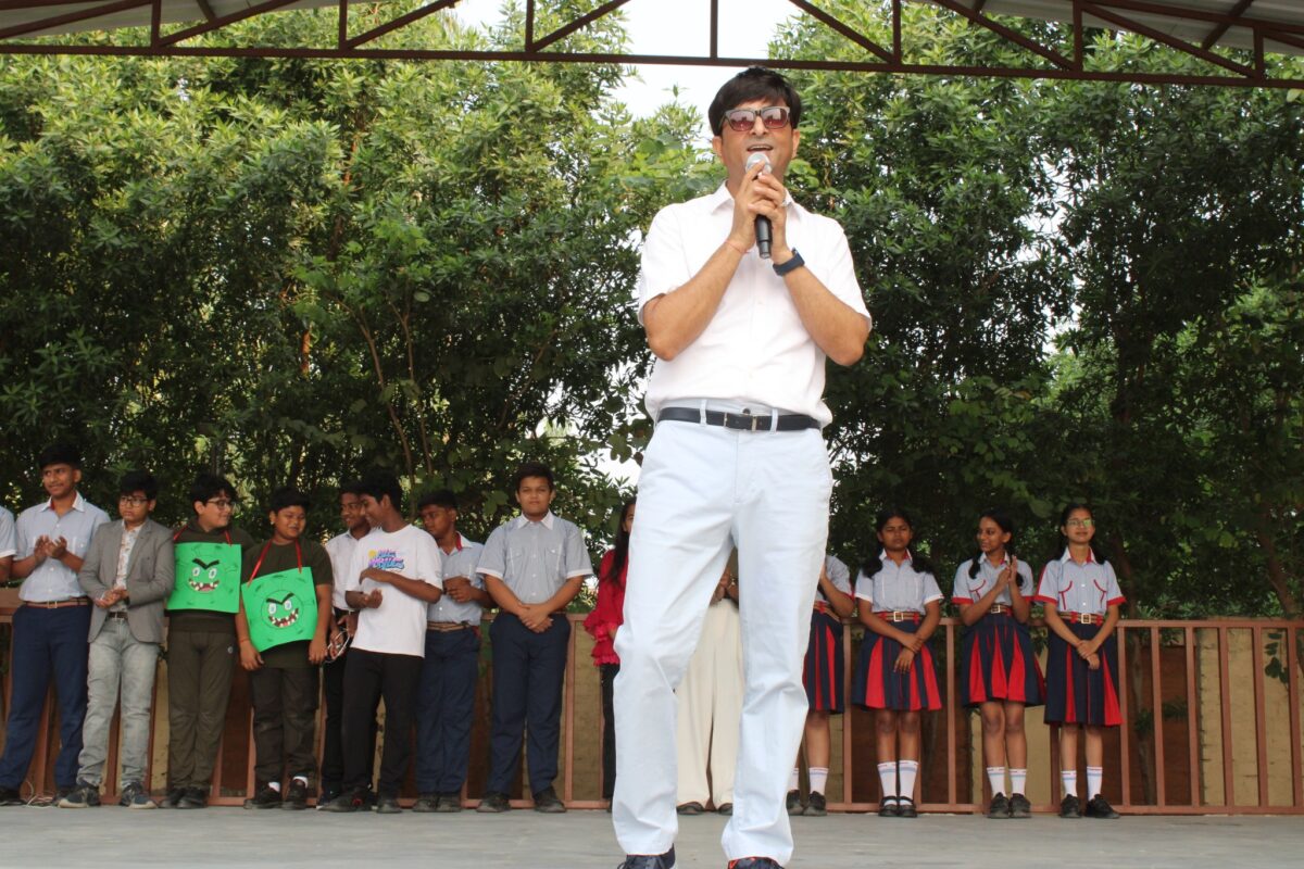 assembly was conducted by Class VIII-A at''4